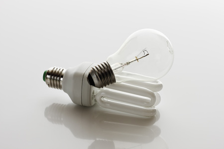 Energy saving lightbulb and light bulb