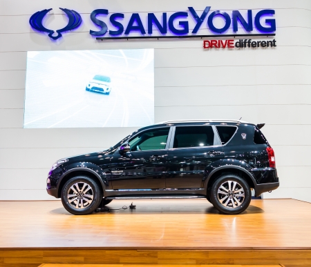 BANGKOK-DEC 03: Ssangyong Rexton on Display at Thailand International Motor Expo 2012 ,December 03 in Bangkok, Thailandのeditorial素材