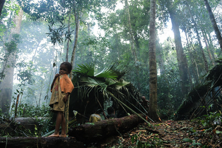 PATTHALUNG, THAILAND - DEC 13 , 2015 : The Negrito of Thailand. They are a saa-gai tribe who live peacefully in the dense and impenetrable forest. In the south of Thailand.のeditorial素材