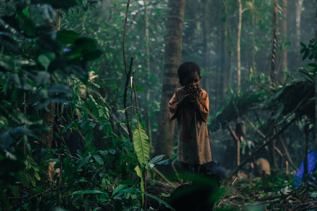 PATTHALUNG, THAILAND - DEC 13 , 2015 : The Negrito of Thailand. They are a saa-gai tribe who live peacefully in the dense and impenetrable forest. In the south of Thailand.のeditorial素材