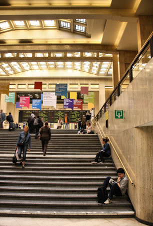 BRUSSELS - SEPTEMBER 2: Central Station interior on September 2, 2009 in Brussels, Belgium. It is one of the most important stations in Europe, but is constantly criticized for its lack of capacity.のeditorial素材