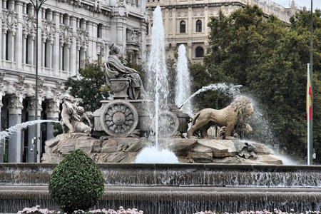Madrid, Spain. Famous Cibeles fountain in Cibeles square.のeditorial素材