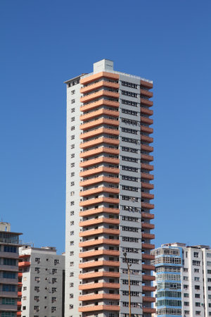 HAVANA - FEBRUARY 24: Edificio Someillan bulding on February 24, 2011 in Havana, Cuba. Someillan bulding is 116m tall and is among 5 tallest buildings in Cuba.のeditorial素材