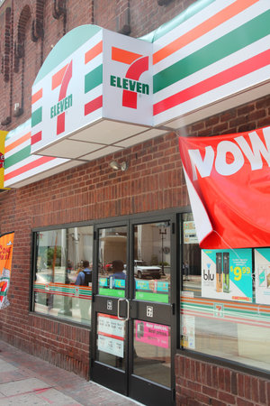 PHILADELPHIA - JUNE 11: 7 Eleven store on June 11, 2013 in Philadelphia. 7-Eleven is world's largest operator, franchisor and licensor of convenience stores, with more than 46,000 shops.のeditorial素材