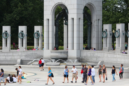 WASHINGTON - JUNE 13: People visit National World War II Memorial on June 13, 2013 in Washington. 18.9 million tourists visited capital of the United States in 2012.のeditorial素材