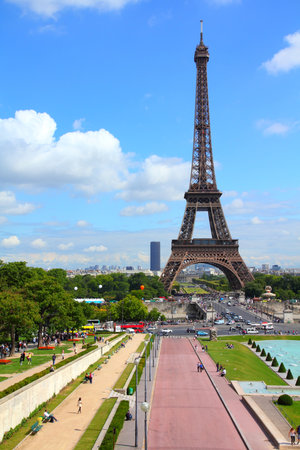 Paris, France - cityscape with Trocadero gardens and Eiffel Tower.のeditorial素材