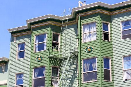 SAN FRANCISCO, USA - APRIL 8, 2014: Typical home in Nob Hill, San Francisco, USA. Median sale price for homes in SF was USD 1,250,000 in 2017.のeditorial素材