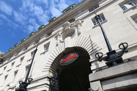 LONDON, UK - JULY 7, 2016: Marriott Hotel in London, UK. Marriott International has 1.2 million rooms in 127 countries.のeditorial素材