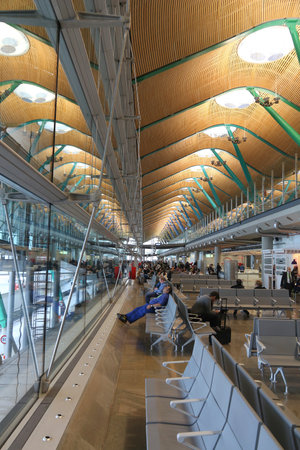 MADRID, SPAIN - NOVEMBER 20, 2016: Terminal T4 Madrid Barajas Airport in Spain. It is the 6th busiest airport in Europe, with 50.4 million passengers in 2016. It is managed by AENA.のeditorial素材