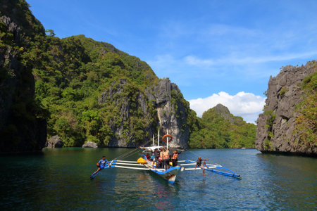 PALAWAN, PHILIPPINES - DECEMBER 1, 2017: People enjoy island hopping tour in Palawan, Philippines. 6 million foreign tourists visited Philippines in 2016.のeditorial素材