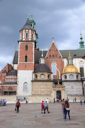 KRAKOW, POLAND - AUGUST 28, 2018: People visit Wawel Castle and Cathedral in Krakow, Poland. The Historic Center of Krakow is a UNESCO World Heritage Site.のeditorial素材