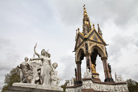 London UK - Albert Memorial in Kensington Gardens.のeditorial素材