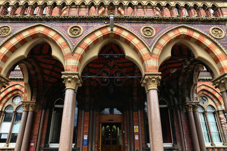 Leeds city landmark, UK. Leeds General Infirmary - old hospital architecture. Listed building.のeditorial素材