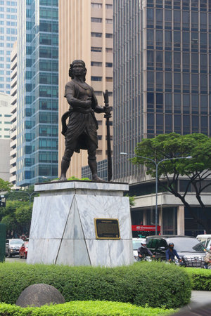 MANILA, PHILIPPINES - DECEMBER 7, 2017: Street view of Makati Avenue in Makati City, Metro Manila, Philippines. Metro Manila is one of the biggest urban areas in the world with 24 million people.のeditorial素材