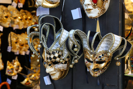 Carnival mask in Venice, Italy. Traditional Venetian mask handicraft in a local gift store.の写真素材
