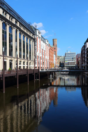 HAMBURG, GERMANY - AUGUST 28, 2014: People visit Kleine Alster canal in Hamburg. With 1.7 million people Hamburg is the 2nd largest city in Germany.のeditorial素材