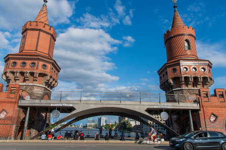 Berlin, Germany - June 21, 2020: Oberbaum Bridge in Berlinのeditorial素材