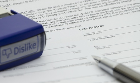 Disapprove the employment contractの写真素材