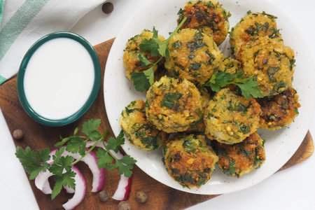 Chickpeas falafel with sauce