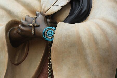 Feminine sculpture