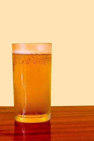 beer on wood isolate backgroundの写真素材