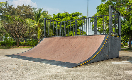 skate board ramp 