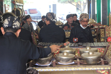 Photo Editorial, 26 Juni 2022, TMII, Taman Mini Indonesia Indah, Gamelan Player and Sinden, Traditional Central Java, Yogyakarta, Indonesia Musical Instrumentのeditorial素材