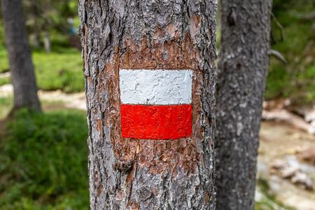 Trail sign on the hiking of Gores de Federa