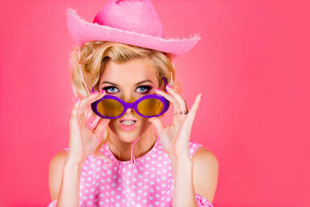 カウボーイハットの写真 イラスト素材一覧 49 478件 ストックフォトのamanaimages Plus