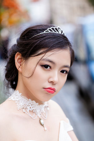 A sensual bride in white wedding dress at a dream wedding. The bride looked beautiful on wedding day. A beauty bride, perfect wedding. Elegance young bride. The brides beauty.の写真素材
