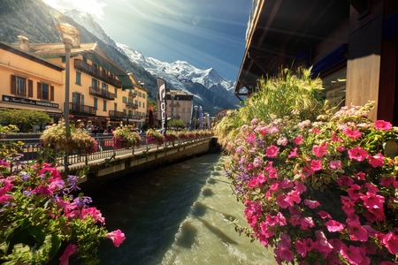 CHAMONIX, FRANCE - AUGUST 29 2017 : Beautiful Landscape in Chamonix France Alps with Mont Blanc on the horizon.のeditorial素材