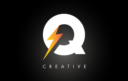 Q Letter Logo Design With Lighting Thunder Bolt. Electric Bolt Letter Logo Vector Illustration.のイラスト素材