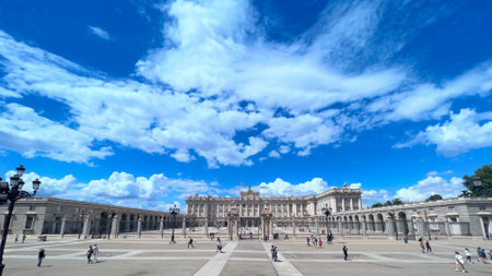Royal Palace of Madrid Under Bright Skyの写真素材