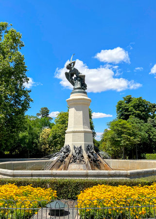 Fallen Angel Fountain in Retiro Parkの写真素材