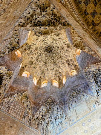 Alhambra Ceiling: Muqarnas Vault Detailの写真素材