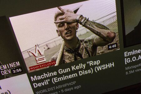 Grudge between Eminem and MGK as shown on youtubeのeditorial素材