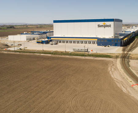 CALDWELL, IDAHO - APRIL 13, 2020: Simplot building in Idaho where they make foodのeditorial素材