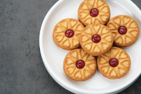 Sandwich cookies with strawberry cream