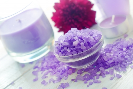 Violet sea salt for spa and candleの写真素材
