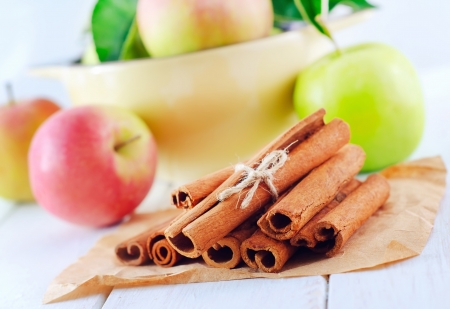 cinnamon and applesの写真素材