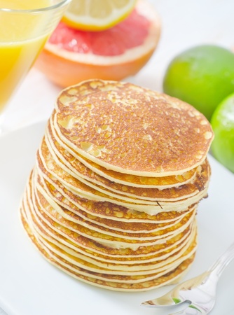 pancakes with fruitの写真素材