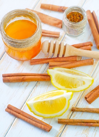 honey,cinnamon,and lemonの写真素材