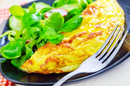 omelette with saladの写真素材