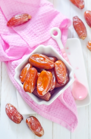 dates in bowlの写真素材