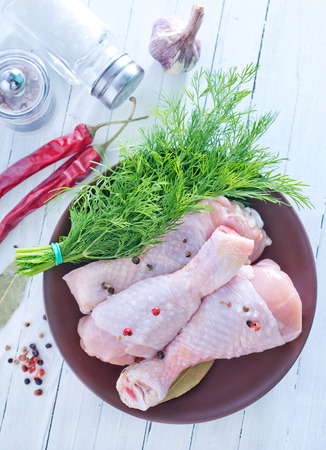 raw chicken legsの写真素材