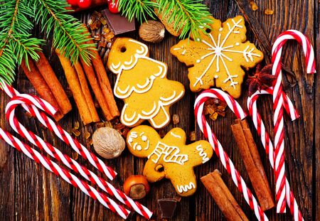 christmas cookies with aroma spice on plateの写真素材