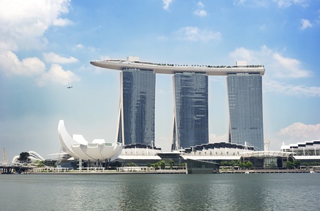 Singapore, May 02, 2011: Marina Bay Sands Resort on May 02, 2011 in Singapore. It is billed as the worldのeditorial素材