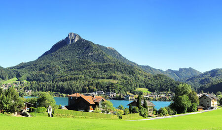 View of village near the lake in the Alps mountains. Austriaの写真素材