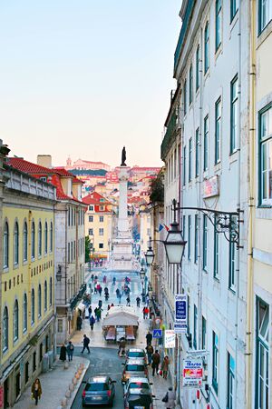 LISBON, PORTUGAL - JAN12, 2015: Rossio square in the central Lisbon with a monument of the king Pedro IVのeditorial素材