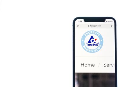 SOLOTHURN, SWITZERLAND - NOVEMBER 11, 2018: Tetra Pak logo displayed on a modern smartphoneのeditorial素材